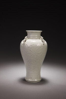 图片[1]-Imitation Ding kiln white glaze embossed passion flower pattern four series bottle-China Archive